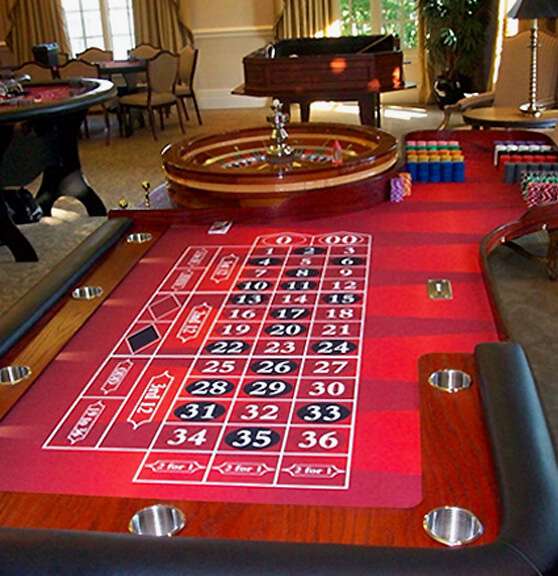 Florida casino party roulette table